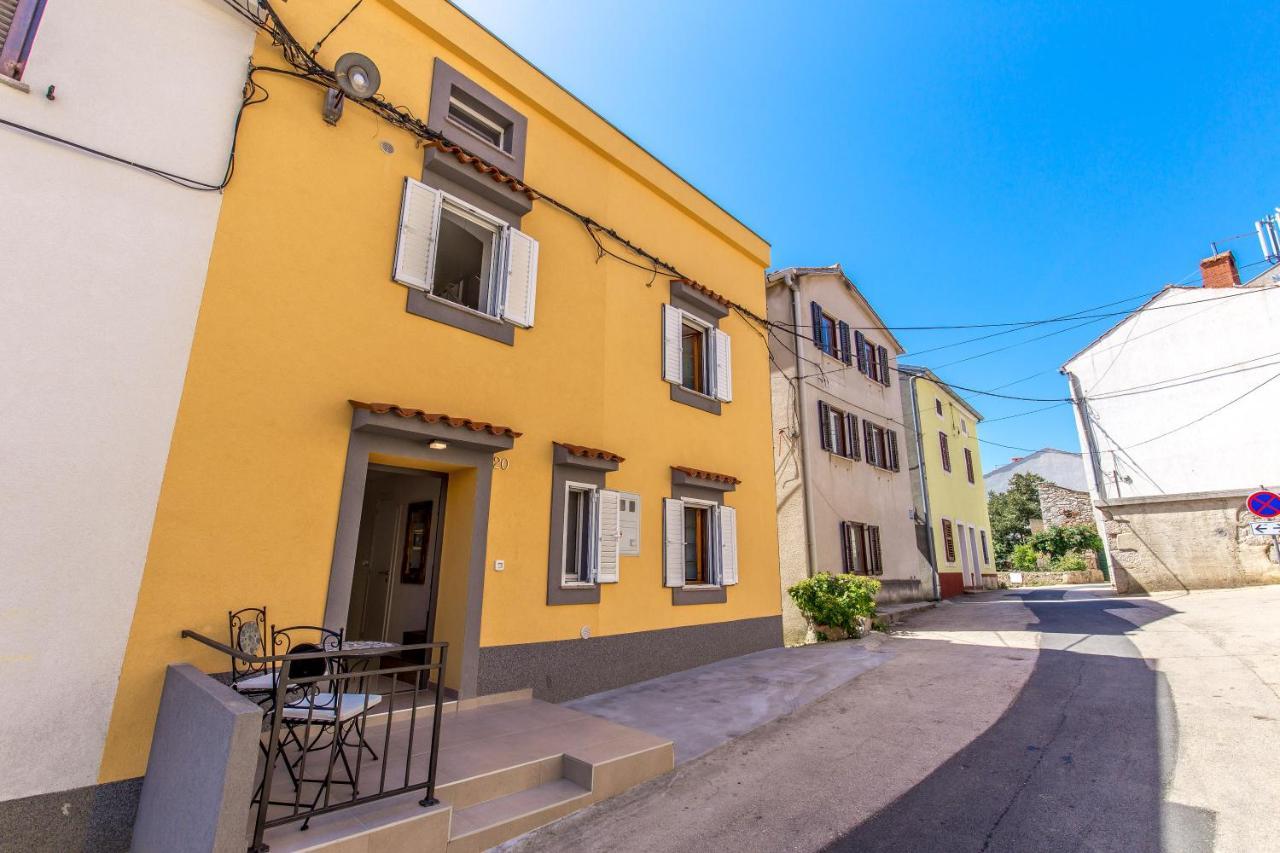 Appartamento Tin 1 Vrbnik  Esterno foto