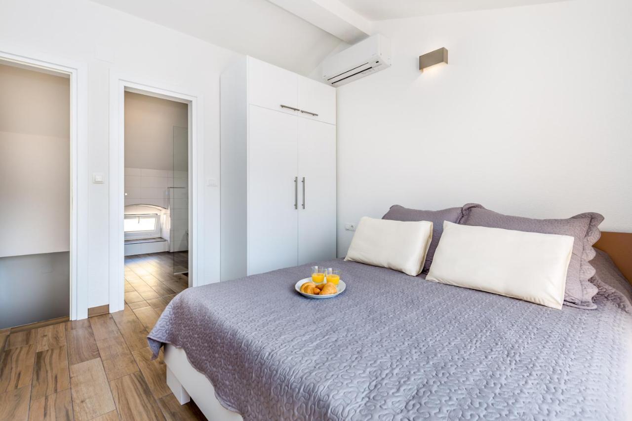 Appartamento Tin 1 Vrbnik  Esterno foto