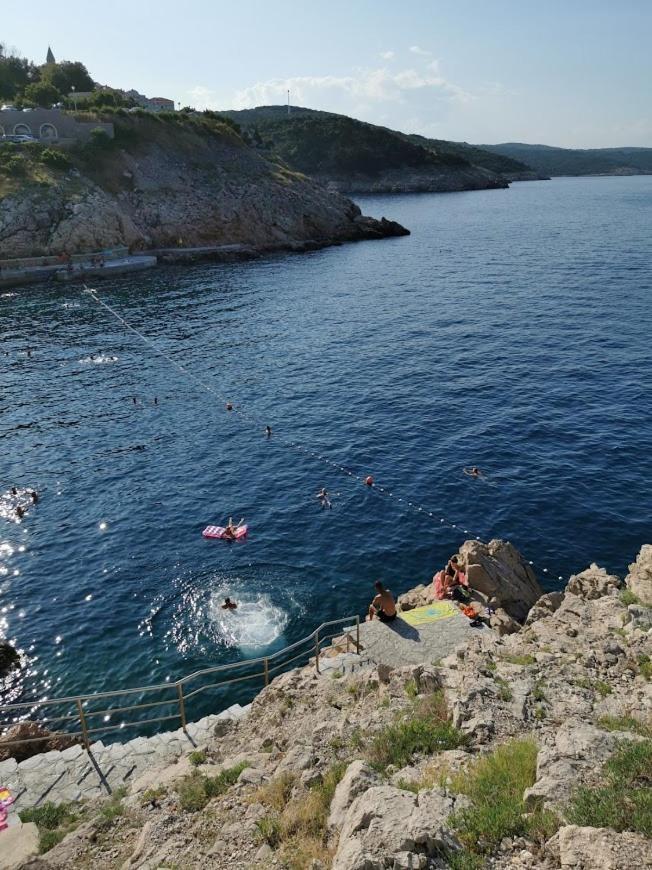 Appartamento Tin 1 Vrbnik  Esterno foto